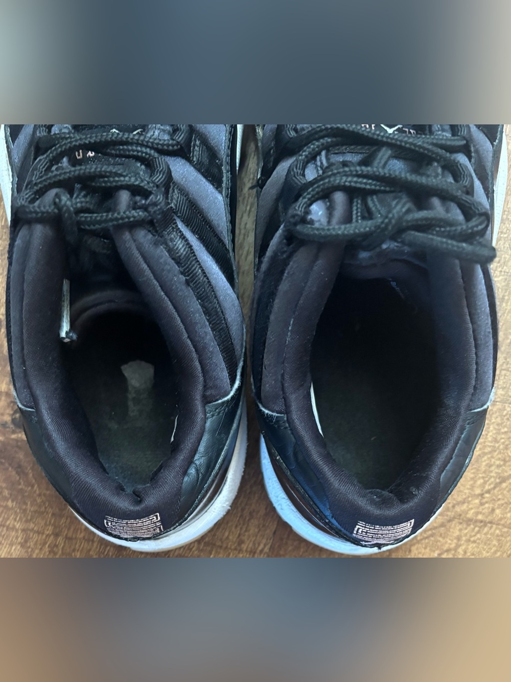 Air Jordan youth retro low laced basketball athletic shoes sneakers 5.5 or 5 1/2 - Picture 3 of 15